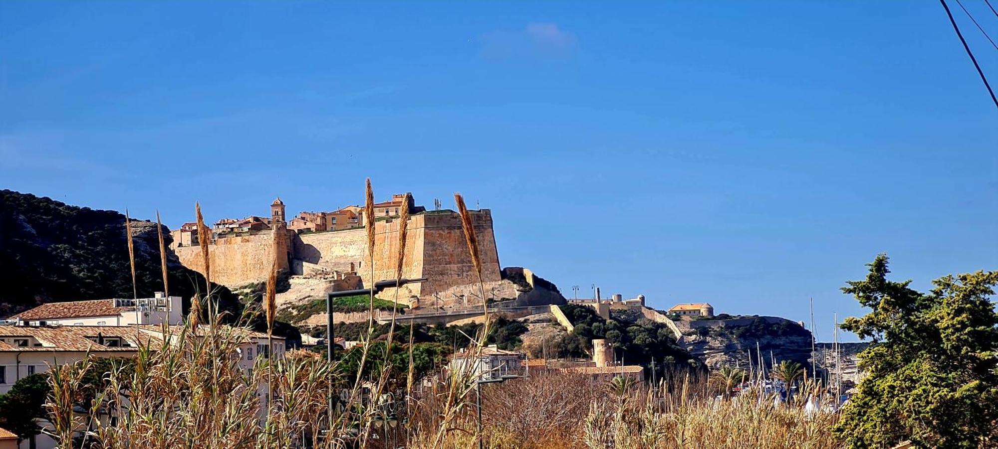 Kalliste, Avec Vue Citadelle De Bonifacio Bonifacio (Corsica)