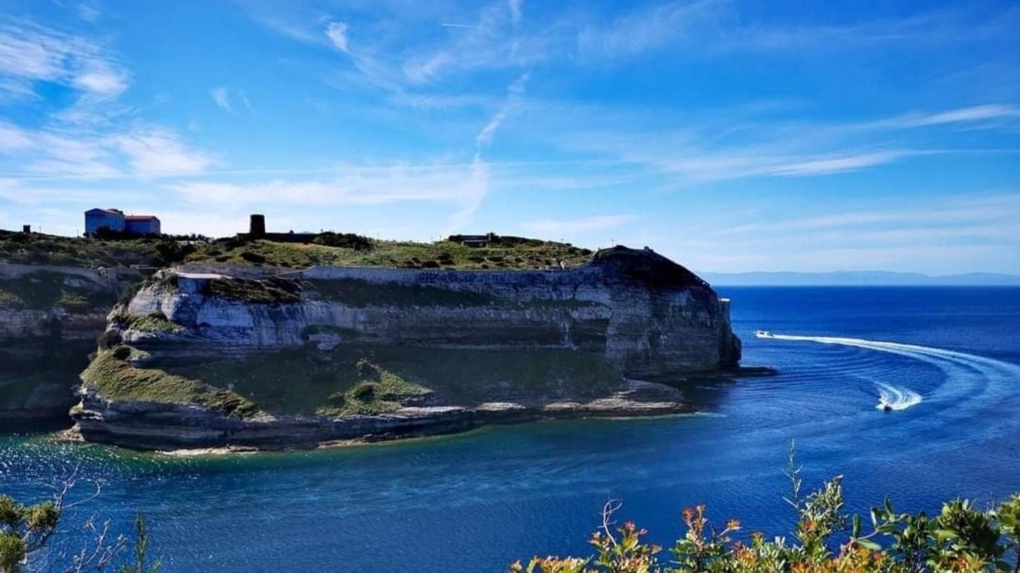 Kalliste, Avec Vue Citadelle De Bonifacio Bonifacio (Corsica)